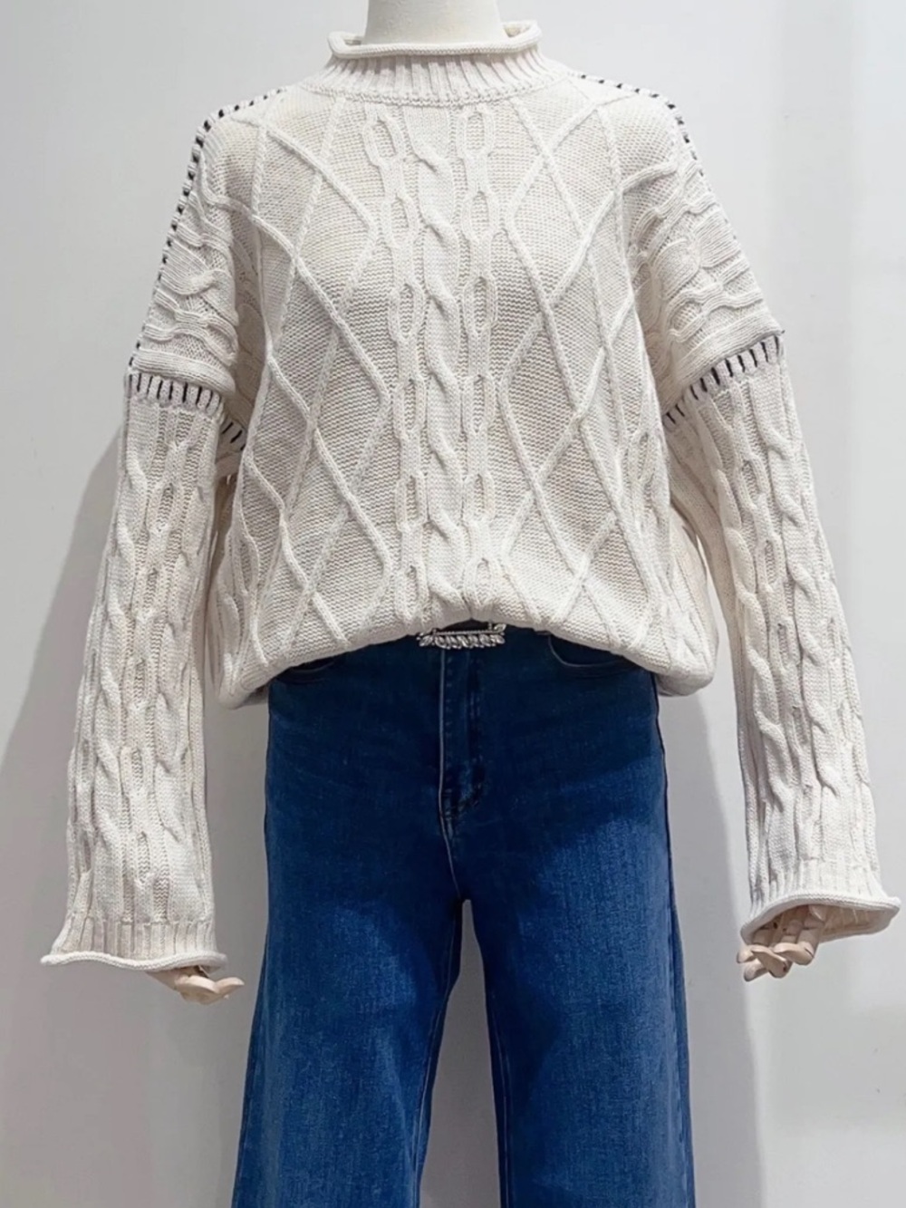 MADE IN ITALY Women's Cable Knit Sweater - Cream